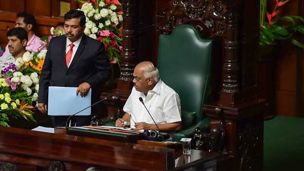 ವಿಪ್ ಜಾರಿಯಾದರೂ ಸದನಕ್ಕೆ ಗೈರಾಗಿರುವ ರೆಬೆಲ್ಸ್ ವಿಪ್ ಜಾರಿಯಾದರೂ ಸದನಕ್ಕೆ ಗೈರಾಗಿರುವ ರೆಬೆಲ್ಸ್