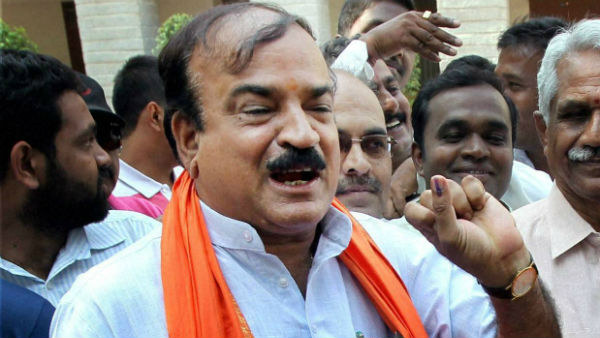 ರಾಸಾಯನಿಕ ಮತ್ತು ರಸಗೊಬ್ಬರ ಸಚಿವರಾಗಿ ಸೇವೆ ಸಲ್ಲಿಸಿದ್ದ ಅನಂತ್ ಕುಮಾರ್ 