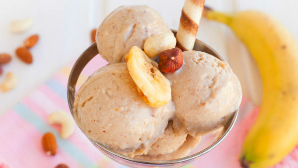 ಬಾಳೆಹಣ್ಣು, ಹಲಸಿನ ಹಣ್ಣು ಮುಂತಾದ ಐಸ್‌ ಕ್ರೀಮ್‌ 