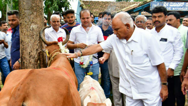 ಗೋ ಶಾಲೆಗೆ ಯಡಿಯೂರಪ್ಪ ಭೇಟಿ
