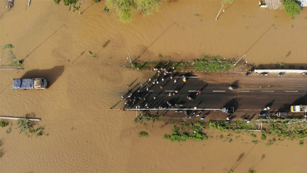 ಅರ್ಧ ರಾಜ್ಯ ಮುಳುಗಿದರೂ ವಿಪತ್ತಿಗೆ ಪರಿಹಾರವಿಲ್ಲ 