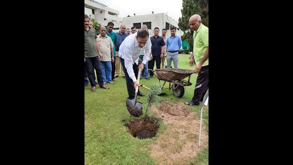 Indian Ambassador to Pakistan planted 150 sapling in Pakistan Indian Ambassador to Pakistan planted 150 sapling in Pakistan
