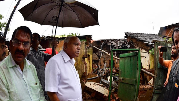 ಜಿಲ್ಲೆಗಳಿಗೆ ಜಿಲ್ಲಾ ಉಸ್ತುವಾರಿ ಸಚಿವರನ್ನು ನೇಮಿಸಿ 