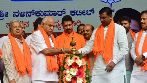 ಯಡಿಯೂರಪ್ಪ ಅವರಿಂದ ಅಧಿಕಾರ ಹಸ್ತಾಂತರ 