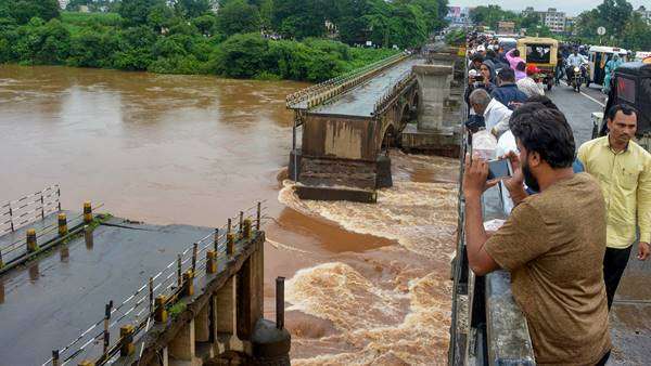 Kerala Flood: Death Toll Rise; Normal Life Hits Very Badly In Most of The Districts
