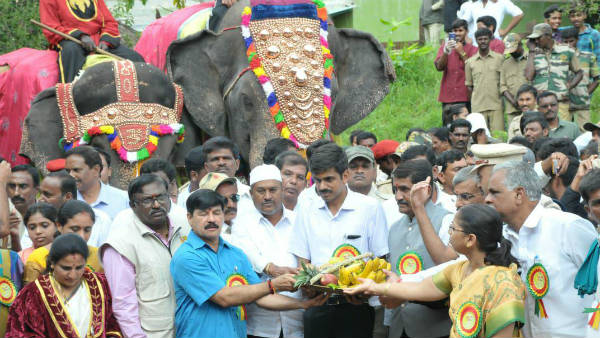  ನಾಡ ಹಬ್ಬ ದಸರಾಕ್ಕೆ ತೊಂದರೆ ಆಗಬಾರದು 