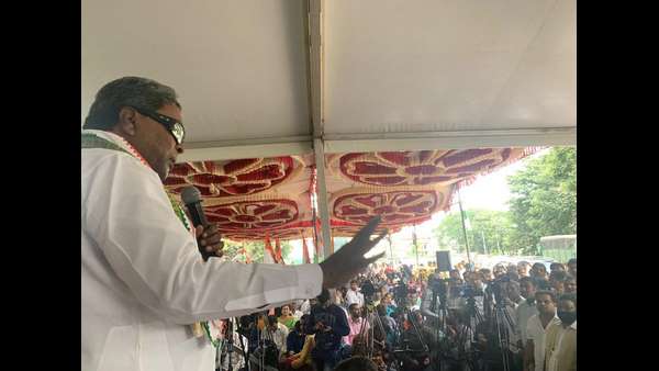 ಸಂತೋಶ ಪಡುವವರು ಪಡಲಿ ನನಗೆ ಚಿಂತೆಯಿಲ್ಲ: ಸಿದ್ದರಾಮಯ್ಯ