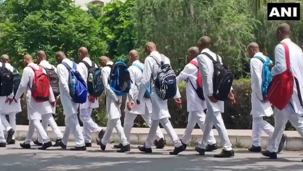 Ragging In Uttar Pradesh Medical College Students Shave Head Salute Seniors Ragging In Uttar Pradesh Medical College Students Shave Head Salute Seniors