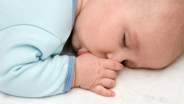 ಬೆರಳು ಚೀಪುವ ಮಕ್ಕಳು ಅಳುವುದು ಕಡಿಮೆ ಬೆರಳು ಚೀಪುವ ಮಕ್ಕಳು ಅಳುವುದು ಕಡಿಮೆ