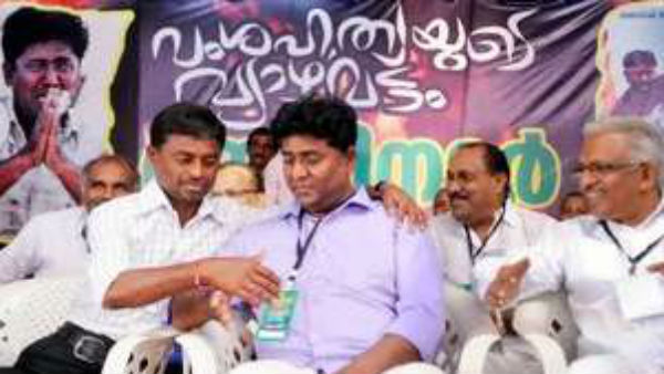 ಚಪ್ಪಲಿ ಅಂಗಡಿ ತೆರೆದಿರುವ ಅಶೋಕ್ ಪರ್ಮಾರ್