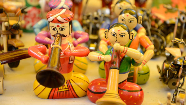 100ಕ್ಕೂ ಅಧಿಕ ಅಂಗಡಿಗಳಿವೆ 