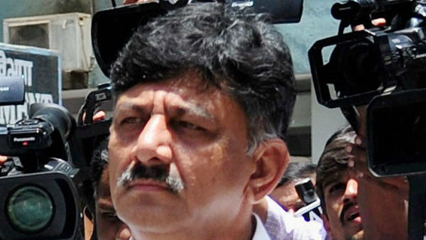 ಯಾವುದೇ ಆಯುಧಗಳನ್ನು ತರುವಂತಿಲ್ಲ