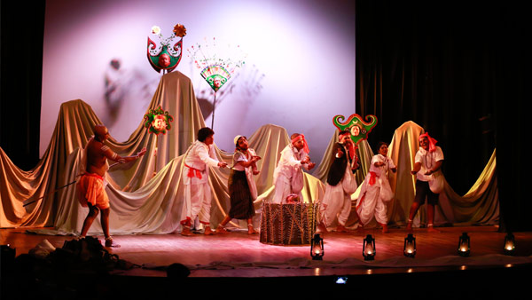 ಮಾದಾರಿ ಮಾದಯ್ಯ ನಾಟಕದ ಕುರಿತು ಮಾದಾರಿ ಮಾದಯ್ಯ ನಾಟಕದ ಕುರಿತು