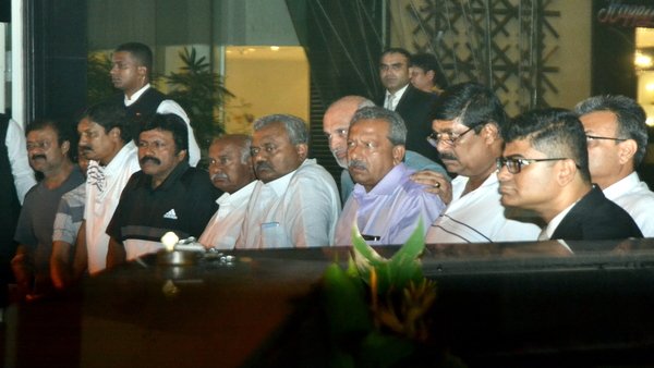 ಉಪಚುನಾವಣೆಯಲ್ಲಿ ಸ್ಪರ್ಧೆಗೆ ಅನರ್ಹ ಶಾಸಕರಿಗೆ ಅವಕಾಶವಿಲ್ಲ 