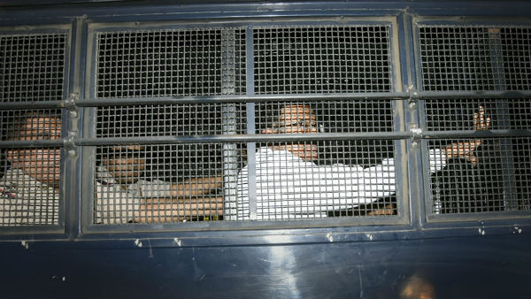 On The Way To Tihar Jail, Chidambaram Said I Am Worried About Countries Economy On The Way To Tihar Jail, Chidambaram Said I Am Worried About Countries Economy