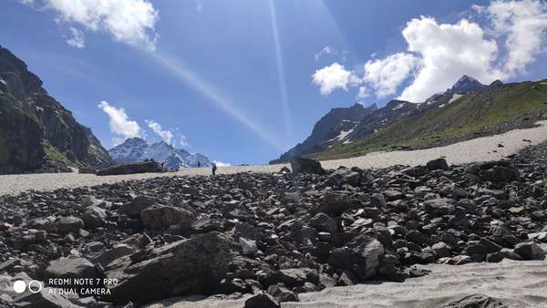  ಬಂಡೆಯ ಕೆಳಗೆ ಸಿಕ್ಕು ದೇಹ ಹಪ್ಪಳ ಅಂದುಕೊಂಡೆ