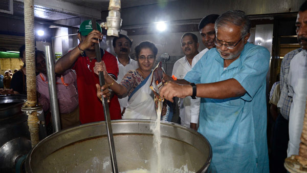 ಟ್ರಸ್ಟಿನ 600 ಕ್ಕೂ ಹೆಚ್ಚು ಸ್ವಯಂ ಸೇವಕರು ಟ್ರಸ್ಟಿನ 600 ಕ್ಕೂ ಹೆಚ್ಚು ಸ್ವಯಂ ಸೇವಕರು