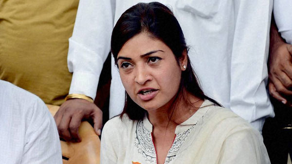 2013ರಲ್ಲಿ ಆಮ್ ಆದ್ಮಿ ಪಕ್ಷ ಸೇರಿದ್ದ ಲಂಬಾ 