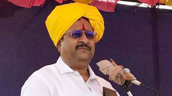 ಪಕ್ಷ ಮತ್ತು ನಾಯಕತ್ವದ ವಿರುದ್ಧ ಆರೋಪ ಪಕ್ಷ ಮತ್ತು ನಾಯಕತ್ವದ ವಿರುದ್ಧ ಆರೋಪ