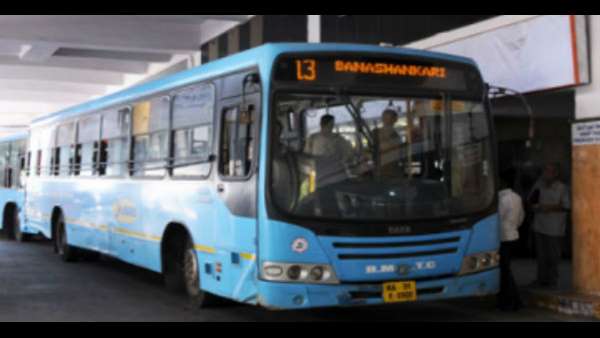 ಪ್ರತ್ಯೇಕ ರಸ್ತೆ ಪಥದ ಆಗಮನ ಮತ್ತು ನಿರ್ಗಮನ ಕೇಂದ್ರ 