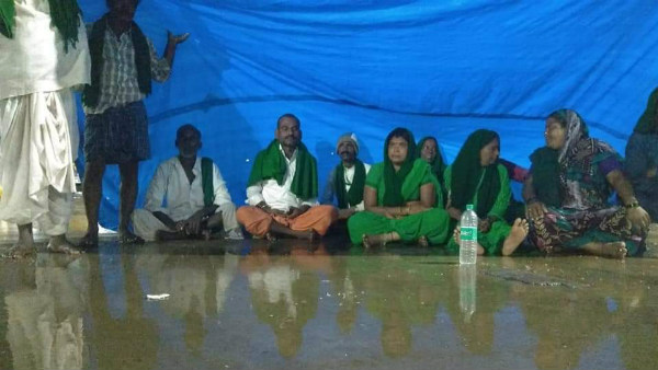 ತೆರೆಯುವದೇ ರಾಜಭವನದ ದೊಡ್ಡ ಗೇಟು