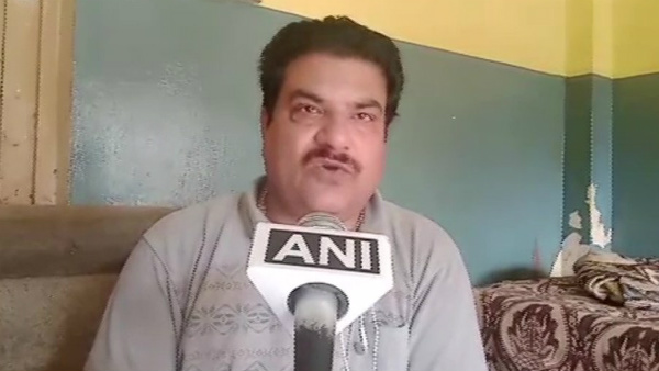 ಬಿಕ್ಕಿಬಿಕ್ಕ ಅತ್ತ ಖಾನ್