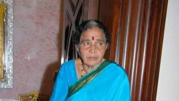 ಗೌರಮ್ಮರಿಂದ ಮೊಮ್ಮಗಳಿಗೆ ಉಡುಗೊರೆ