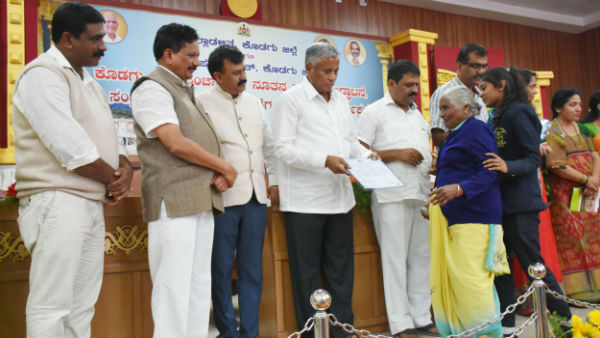V Somanna Handedover Houses To Flood Victims In Madikeri V Somanna Handedover Houses To Flood Victims In Madikeri