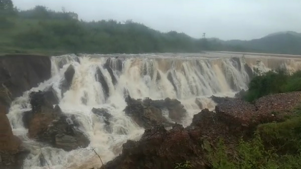  ಬೆಣ್ಣೆಹಳ್ಳಕ್ಕೂ ಹರಿದುಬಂದಿದೆ ನೀರು