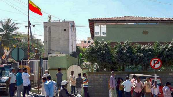 ಲೆಕ್ಕಾಚಾರ ಹಾಕುವುದರಲ್ಲಿ ಆಡಿಟರ್ಸ್ ನಿರತರಾಗಿದ್ದಾರೆ