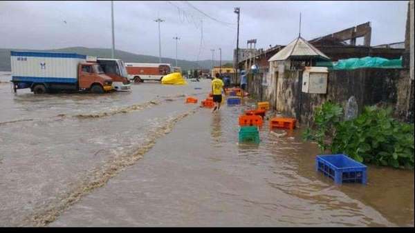  ಗಾಳಿಗೆ ಬಿದ್ದ ಕರಾವಳಿ ಸಂಗಮೋತ್ಸವದ ಮಳಿಗೆಗಳು