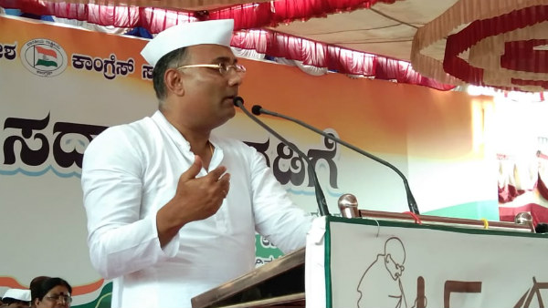 ದಿನೇಶ್ ಅವರನ್ನು ಹಿಗ್ಗಾಮುಗ್ಗ ತರಾಟೆಗೆ ತೆಗೆದುಕೊಂಡ ಮುನಿಯಪ್ಪ 