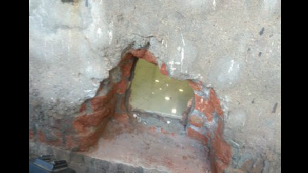 Masked Robbers Stole Rs 50 Crore Ornaments In Trichy Lalitha Jewellery