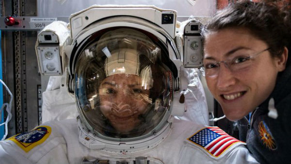 ಕ್ರಿಸ್ಟಿನಾ ಕೋಚ್ 328 ದಿನ 