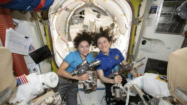 ಕೋಚ್ ಮತ್ತು ಮೀರ್ ನಡಿಗೆ