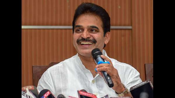 ನಾವು 15 ಕ್ಷೇತ್ರಗಳಲ್ಲೂ ಗೆಲ್ತೀವಿ ನಾವು 15 ಕ್ಷೇತ್ರಗಳಲ್ಲೂ ಗೆಲ್ತೀವಿ