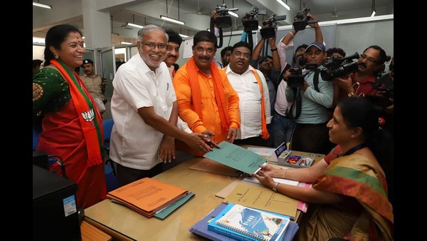  ಹಲವು ಅನರ್ಹರಿಂದ ಇಂದೇ ನಾಮಪತ್ರ