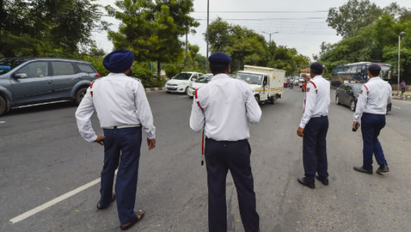 ನಿಗದಿತ ಸ್ಥಳದಲ್ಲಿಯೇ ಸಂಚಾರಿ ನಿಯಮ ಉಲ್ಲಂಘನೆ ತಪಾಸಣೆ ಮಾಡಿ