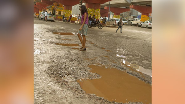 Funny Photoshoot In Bengaluru Kasavanahalli Main Road Funny Photoshoot In Bengaluru Kasavanahalli Main Road
