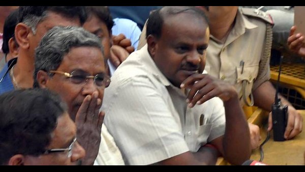 ಸಿದ್ದರಾಮಯ್ಯ, ಭಾರವಾದ ಮುಖದಿಂದ, ಅವರೇ ನಮ್ಮ ಸಿಎಂ ಎಂದರು 