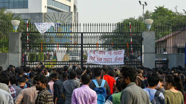 ಟ್ವಿಟ್ಟರ್ ನಲ್ಲಿ ವಿದ್ಯಾರ್ಥಿಗಳಿಗೆ ಸಿಹಿಸುದ್ದಿ 