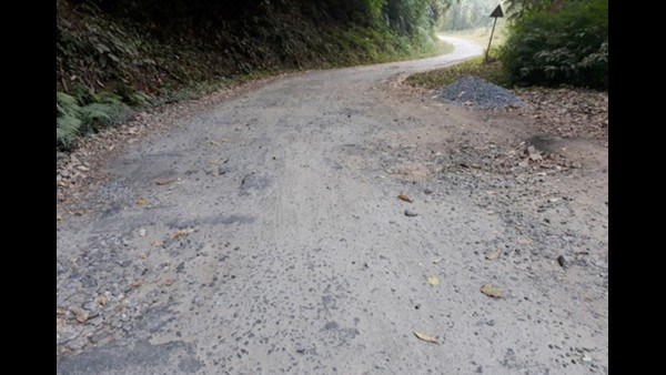  ಭೂಕುಸಿತದ ನಂತರ ಮತ್ತಷ್ಟು ಹದಗೆಟ್ಟ ರಸ್ತೆ