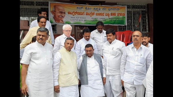 ಕೆ.ಎಚ್. ಮುನಿಯಪ್ಪ, ಬಿ.ಕೆ.ಹರಿಪ್ರಸಾದ್ 