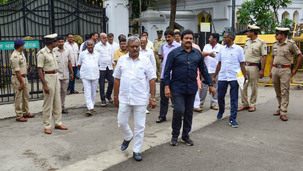 ಸ್ಪೀಕರ್ ವಿರುದ್ಧ ಗೆದ್ದ ಶಾಸಕರು