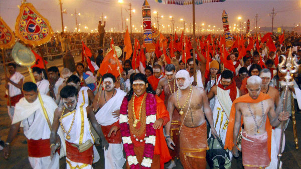 ನಿತ್ಯಾನಂದ ಪರಾರಿಯಾಗಿರುವ ಬಗ್ಗೆ ಹಲವು ವ್ಯಂಗ್ಯಗಳು ನಿತ್ಯಾನಂದ ಪರಾರಿಯಾಗಿರುವ ಬಗ್ಗೆ ಹಲವು ವ್ಯಂಗ್ಯಗಳು