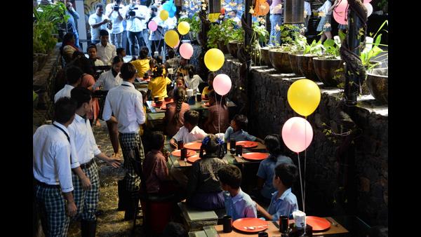 ಆತಿಥ್ಯ ಸ್ವೀಕರಿಸಿದ ಸರಕಾರಿ ಶಾಲೆಯ ಮಗು 