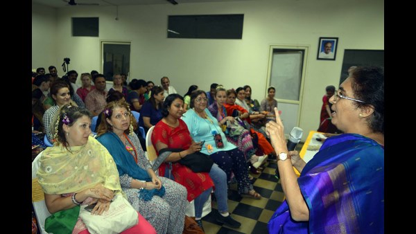 ವಸುದೈವ ಕುಟುಂಬಕಂ ಕಲ್ಪನೆ ವಿವರಣೆ 