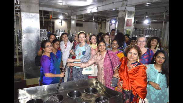 ಭಾರತ ಪ್ರವಾಸದಲ್ಲಿರುವ ಪಾಶ್ಚಿಮಾತ್ಯ ಪ್ರತಿನಿಧಿಗಳು 