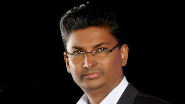 ಲಕ್ಷ್ಮೀ ಹೆಬ್ಬಾಳ್ಕರ್ ಮನೆಯಲ್ಲಿ ಚಹಾ ಸೇವಿಸಿದ ಸತೀಶ್ 