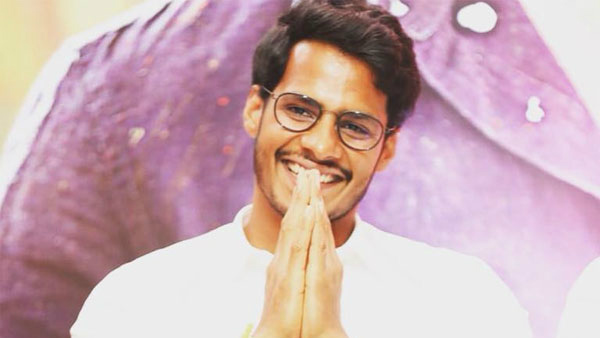 ನಾರಾಯಣಗೌಡರತ್ತ ತಿರುಗಿಯೂ ನೋಡದ ನಿಖಿಲ್ ನಾರಾಯಣಗೌಡರತ್ತ ತಿರುಗಿಯೂ ನೋಡದ ನಿಖಿಲ್